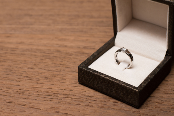 Diamond wedding ring